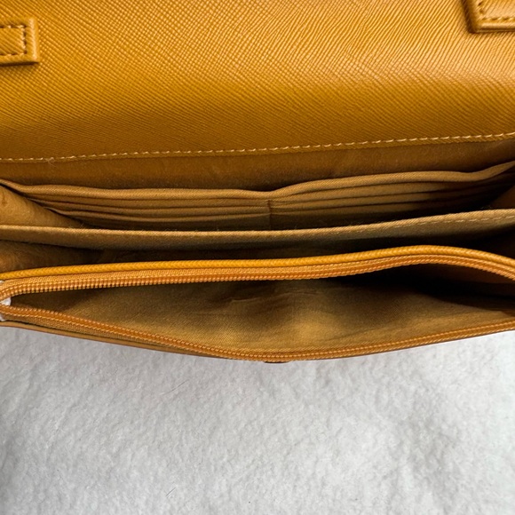 Bebe Los Angeles Studded Mustard Crossbody Bag - Picture 5 of 6